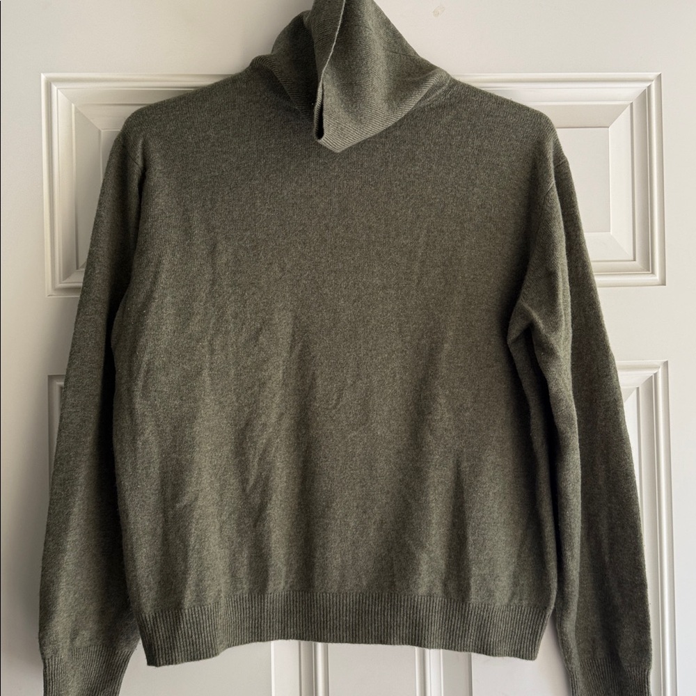 Olive Green cashmere Turtleneck Sweater